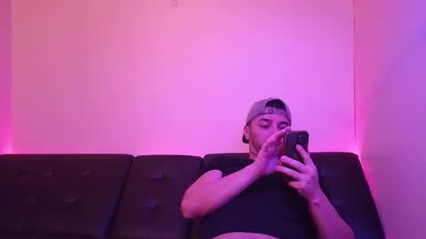 Snapshot of hennidrip chatting on 01.13.26 HENNIDRIP online show from 01.13.26