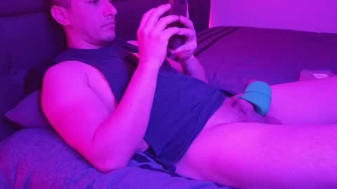 Snapshot of hennidrip chatting on 01.17.26 HENNIDRIP online show from 01.17.26