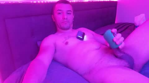 Snapshot of hennidrip chatting on 01.18.26 HENNIDRIP online show from 01.18.26