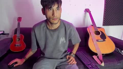 Snapshot of henrik_senn chatting on 12.04.24 henrik_senn online show from 12.04.24