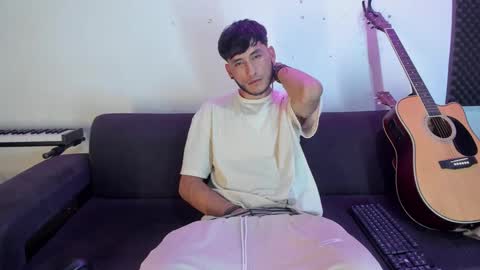 Snapshot of henrik_senn chatting on 12.23.24 henrik_senn online show from 12.23.24