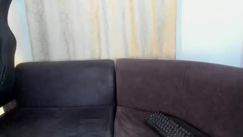 Snapshot of henrik_senn chatting on 10.17.25 henrik_senn online show from 10.17.25