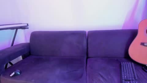 henrik_senn online show from 11.13.25