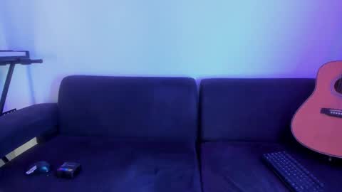 henrik_senn online show from 11.24.25