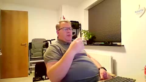 Snapshot of henrikrp1971 chatting on 12.02.25 henrikrp1971 online show from 12.02.25