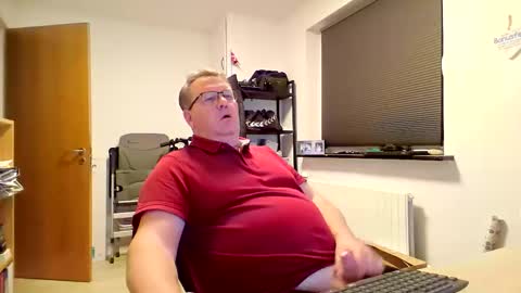 Snapshot of henrikrp1971 chatting on 12.20.25 henrikrp1971 online show from 12.20.25