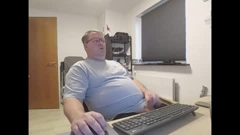 Snapshot of henrikrp1971 chatting on 12.22.25 henrikrp1971 online show from 12.22.25