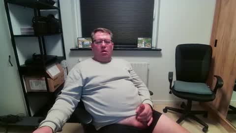 Snapshot of henrikrp1971 chatting on 02.18.26 henrikrp1971 online show from 02.18.26