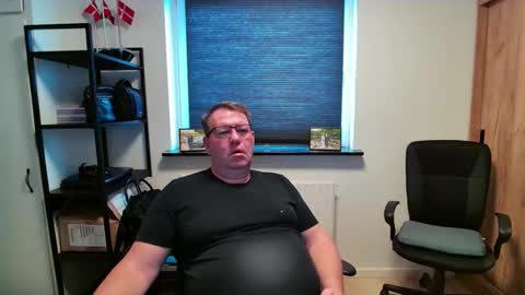 Snapshot of henrikrp1971 chatting on 02.21.26 henrikrp1971 online show from 02.21.26