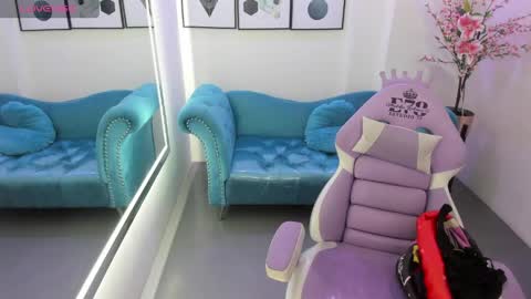 Hera  online show from 04.20.26