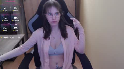 Snapshot of heraluna_ chatting on 01.16.25 HeraLuna online show from 01.16.25