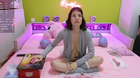 Snapshot of heraluna_ chatting on 02.26.25 HeraLuna online show from 02.26.25