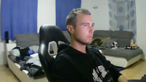 John Pearl online show from 10.03.25