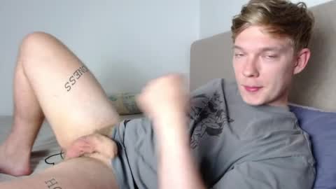 Snapshot of hercules__ chatting on 04.04.26 Gregblonde Alextattoo online show from 04.04.26
