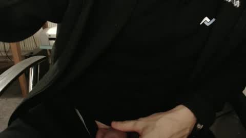 Snapshot of hero0111 chatting on 11.04.25 hero0111 online show from 11.04.25