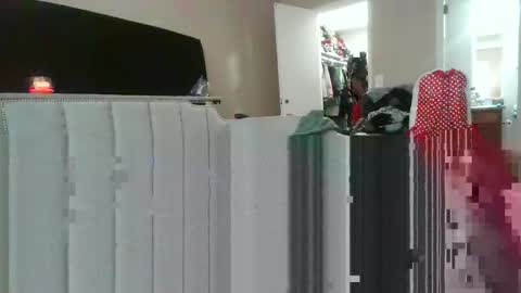 PoLyOneHersheySplasHer online show from 02.03.26