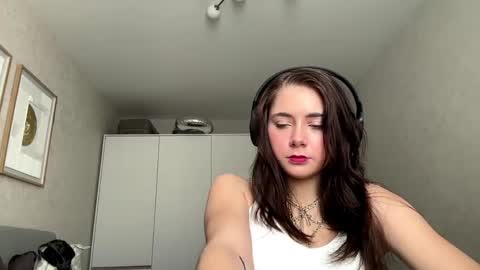 Juliana online show from 04.17.26