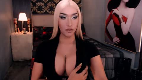 Snapshot of hestiaprytanei chatting on 07.19.26 bry online show from 07.19.26