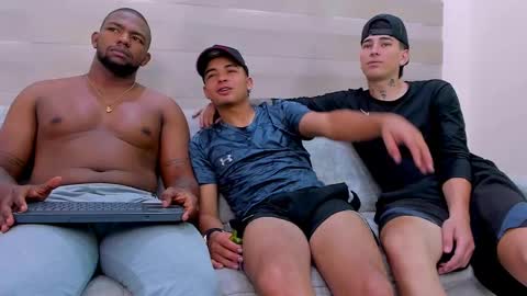 heteros men online show from 02.27.25