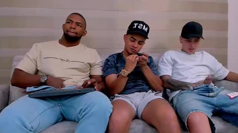 heteros men online show from 03.03.25