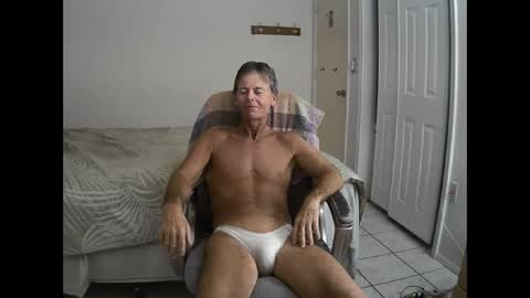 Snapshot of hewes1 chatting on 10.22.25 hewes1 online show from 10.22.25