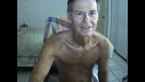 Snapshot of hewes1 chatting on 11.13.25 hewes1 online show from 11.13.25