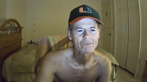 Snapshot of hewes1 chatting on 01.14.26 hewes1 online show from 01.14.26