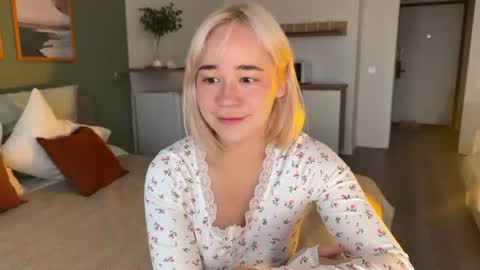 Lucy Nip slip shady online show from 06.26.26