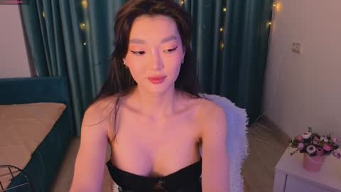 Audrey online show from 02.05.25