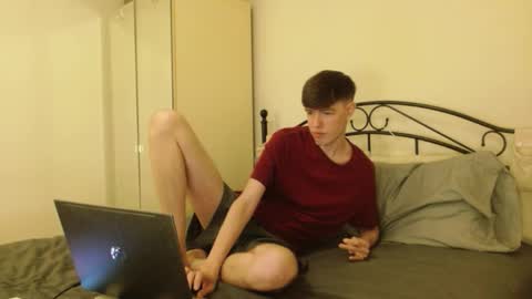 heyitsyourboy online show from 12.20.25