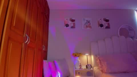 Martina Ricci Show schedule Monday to Friday 8am colombia time I work some weekends  online show from 03.31.26