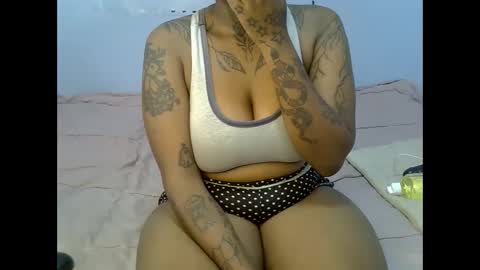 Snapshot of heyybanan chatting on 02.08.25 heyybanan online show from 02.08.25