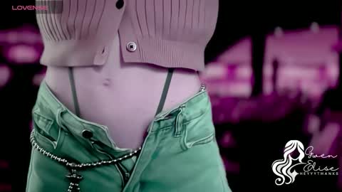 Snapshot of heyyythanks chatting on 11.12.25 Gwen Elise online show from 11.12.25