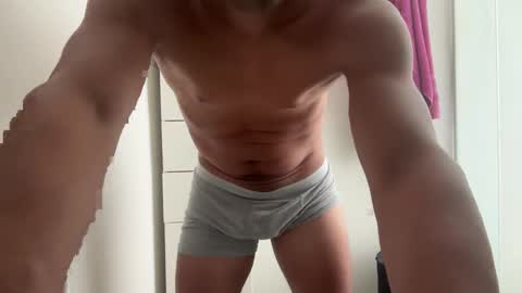 hhernan1 online show from 02.13.26