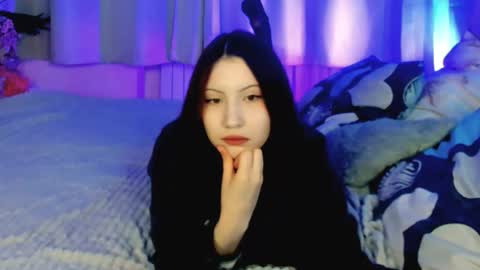 Snapshot of hhhtpslina chatting on 12.15.25 Lina online show from 12.15.25