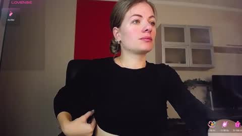 Lina online show from 11.10.25