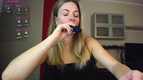 Lina online show from 04.07.26