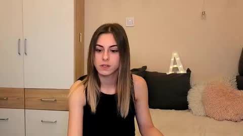 Snapshot of hidden_gem__ chatting on 10.18.25 Ana online show from 10.18.25