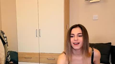 Snapshot of hidden_gem__ chatting on 11.17.25 Ana online show from 11.17.25