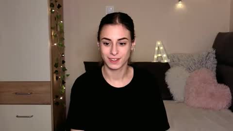 Snapshot of hidden_gem__ chatting on 12.15.25 Ana online show from 12.15.25