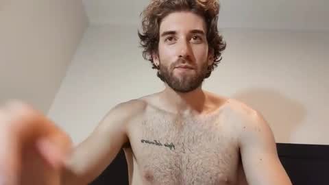 Snapshot of hiddengaze chatting on 02.18.26 HiddenGaze online show from 02.18.26