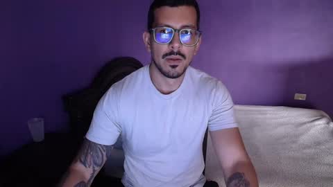 Snapshot of hidenbook chatting on 02.15.25 Hiden online show from 02.15.25