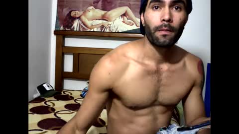 Snapshot of hideonbush051 chatting on 11.11.25 hideonbush online show from 11.11.25