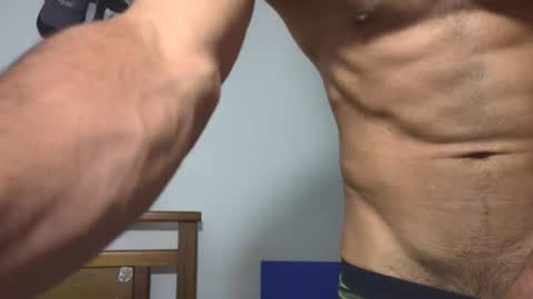 Snapshot of hideonbush051 chatting on 11.12.25 hideonbush online show from 11.12.25