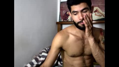 Snapshot of hideonbush051 chatting on 12.04.25 hideonbush online show from 12.04.25