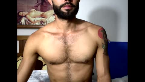 Snapshot of hideonbush051 chatting on 12.05.25 hideonbush online show from 12.05.25