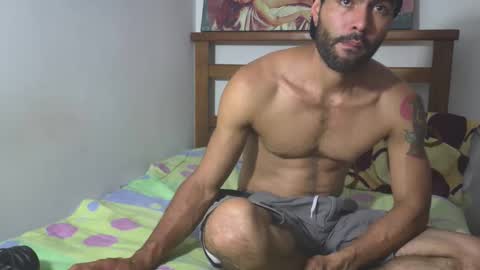 Snapshot of hideonbush051 chatting on 12.18.25 hideonbush online show from 12.18.25