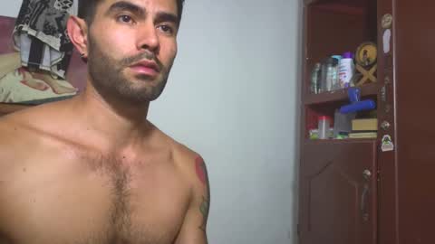 Snapshot of hideonbush051 chatting on 01.09.26 hideonbush online show from 01.09.26