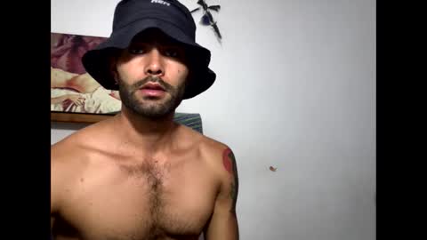 Snapshot of hideonbush051 chatting on 01.09.26 hideonbush online show from 01.09.26