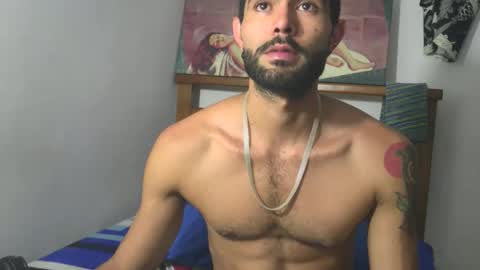 Snapshot of hideonbush051 chatting on 02.12.26 hideonbush online show from 02.12.26